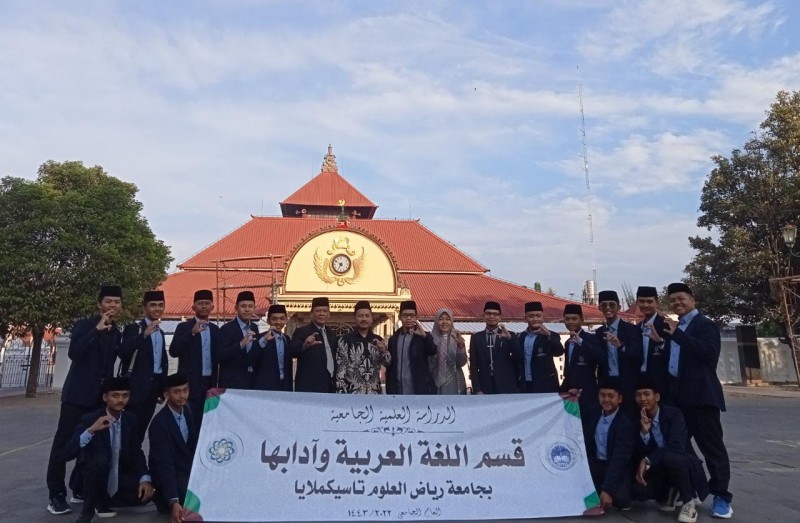Perluas Pengalaman, Mahasiswa Prodi BSA Kunjungi Yogyakarta untuk Studi Akademik